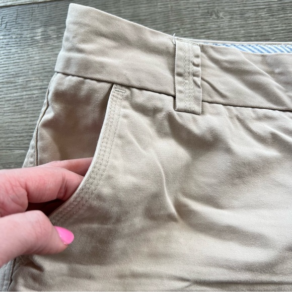 Tommy Hilfiger Vintage Khaki Chino Shorts | Size 6 - Picture 4 of 7